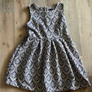 TENKI Size 12 Dress blue flourish pattern. Poly-cotton blend